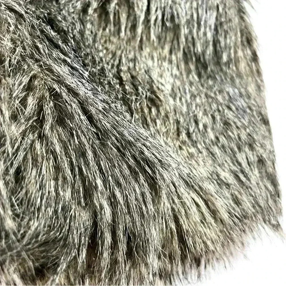 Buffalo David Bitton Brown Super Plush Faux Fur 70’s V-Neck Cropped Vest Size M - Picture 9 of 16